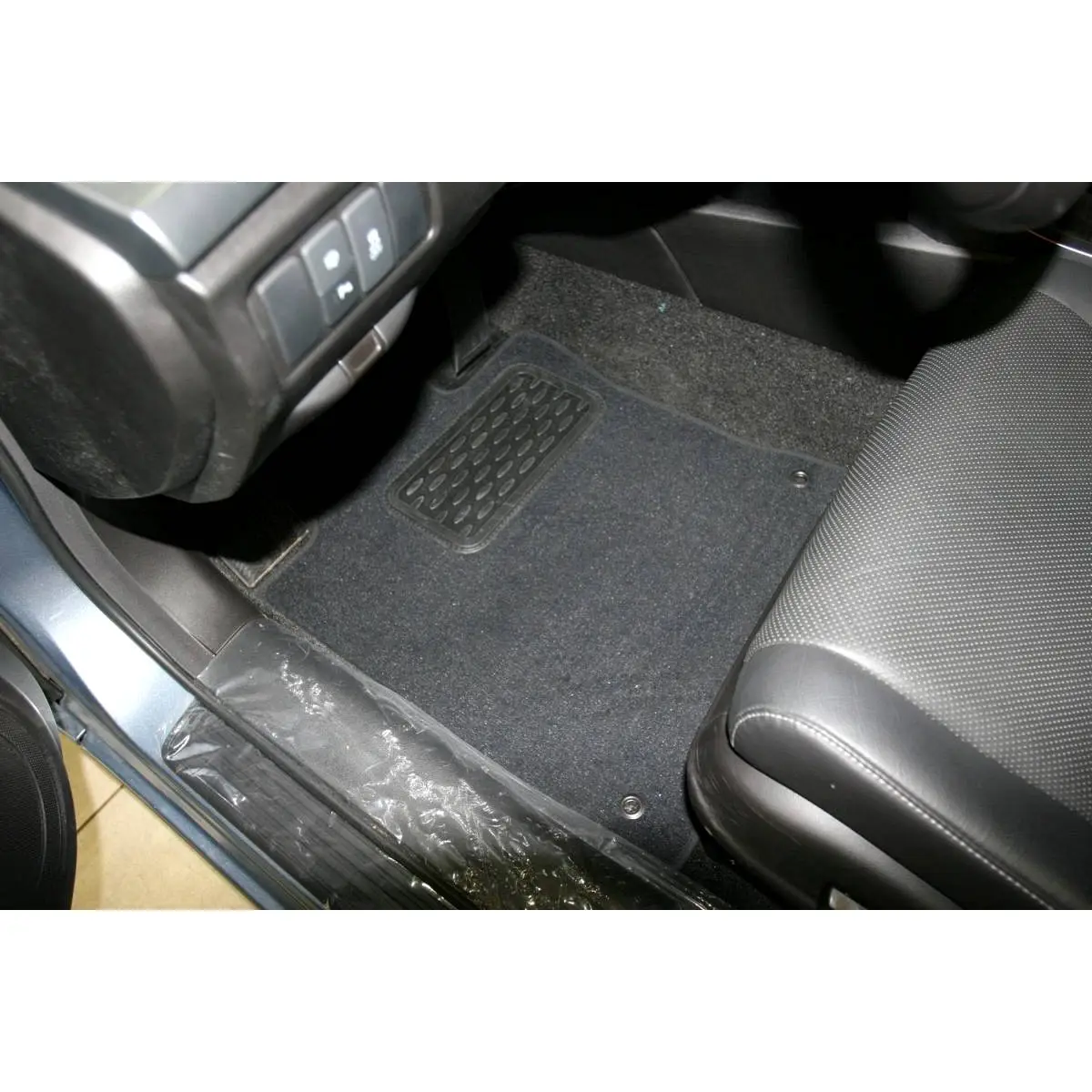 Коврики в салон текстиль акпп Autofamily R4Z1TM 80VU DC nlt181111110kh 1437097106 - Изображение 1