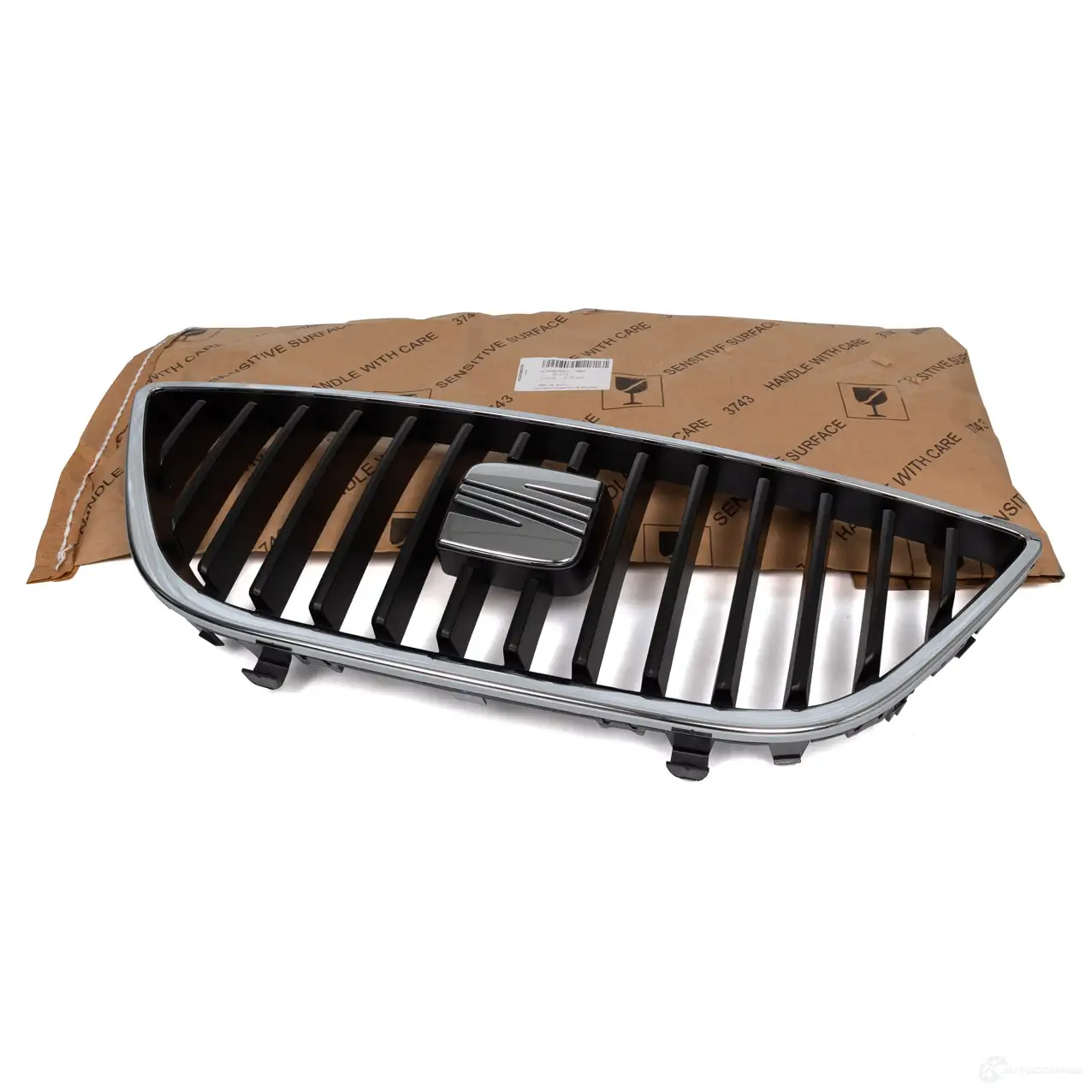 Оригинальная эмблема логотип решетки радиатора (SEAT) Ibiza 4 до 03,2012 VAG 24726042 7KD6 KP9 6J08536519B9 - Изображение 1