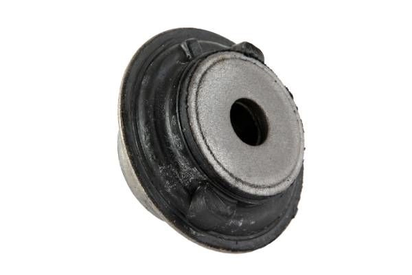 Сайлентблок балки JIKIU YF25083 1440594357 DW0H BS