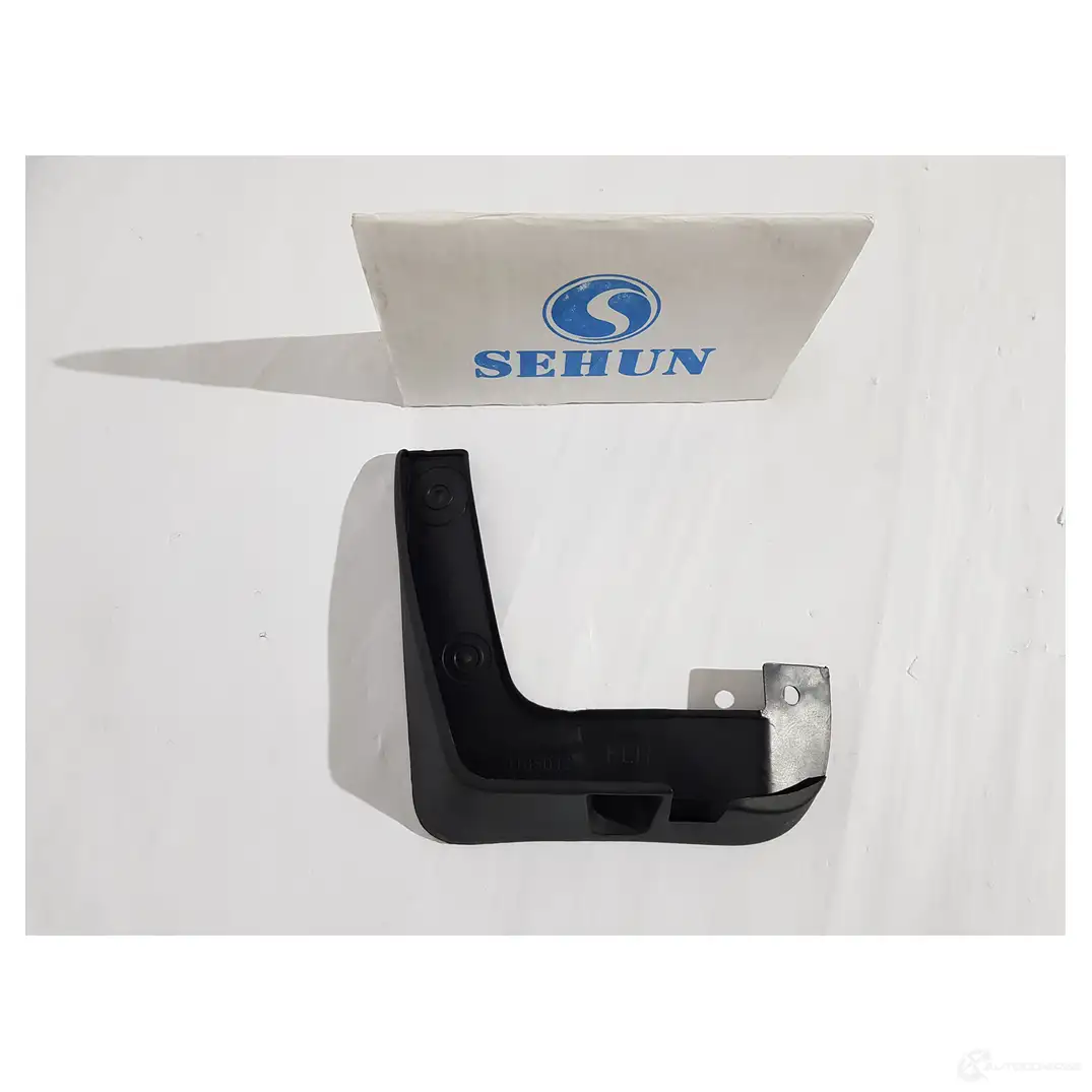 Брызговик передний левый SEHUN G2 SV7 1438173613 SHP000048