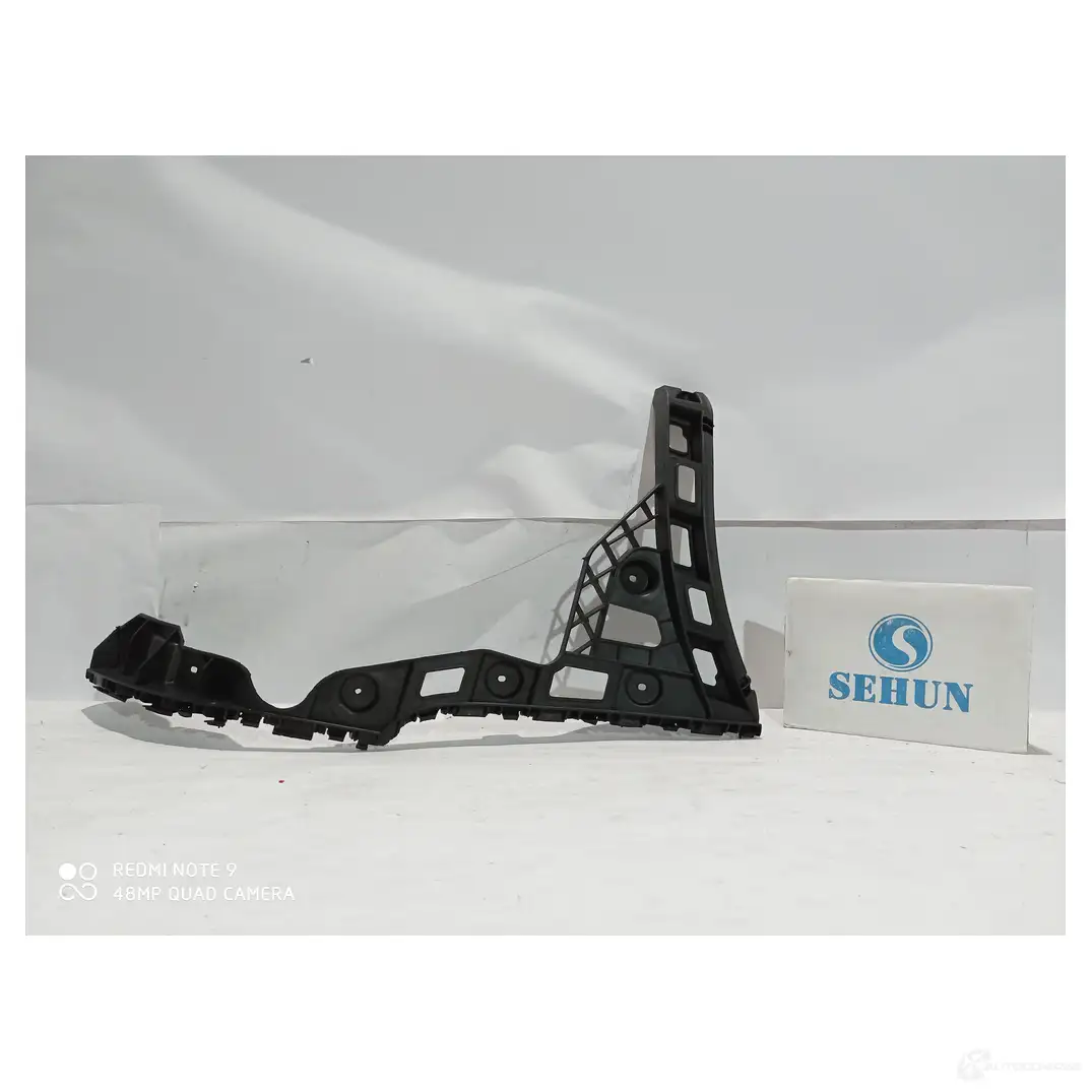 Кронштейн бампера зад. Левый SEHUN 1438174266 UI2NY 8 SHP000554