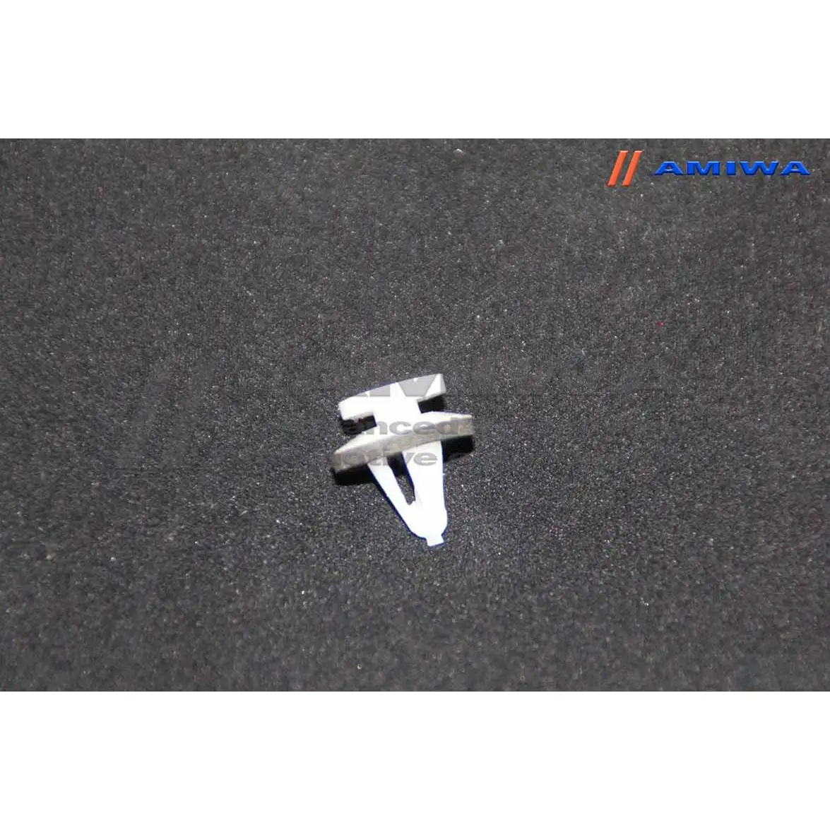 Клипса AMIWA UJG70J2 TTIVNI T 1422490317 50-23-049