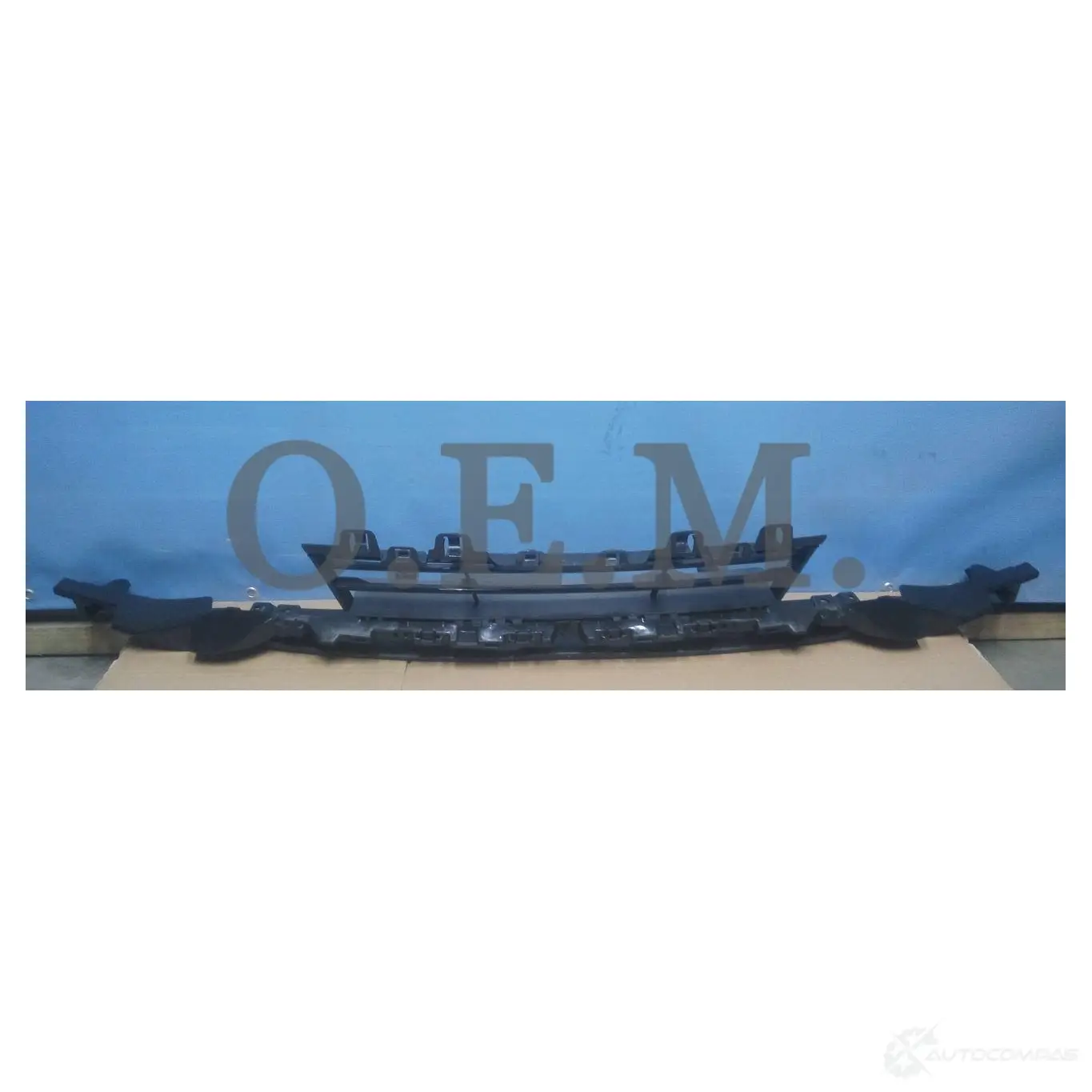 Решетка в бампер нижняя BMW 3er F30, F31, F80 2015-2018 O.E.M. L RYI5YX 1440005649 OEM3723 изображение 0