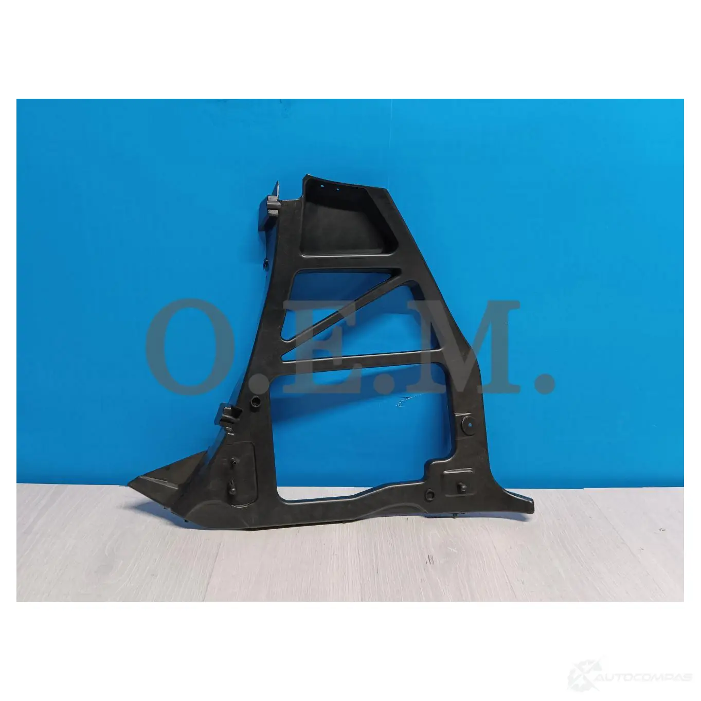 Кронштейн бампера заднего левый Ford Focus 2 (2004-2011) седан O.E.M. N MLF8 OEM0014KBZL 1440005825