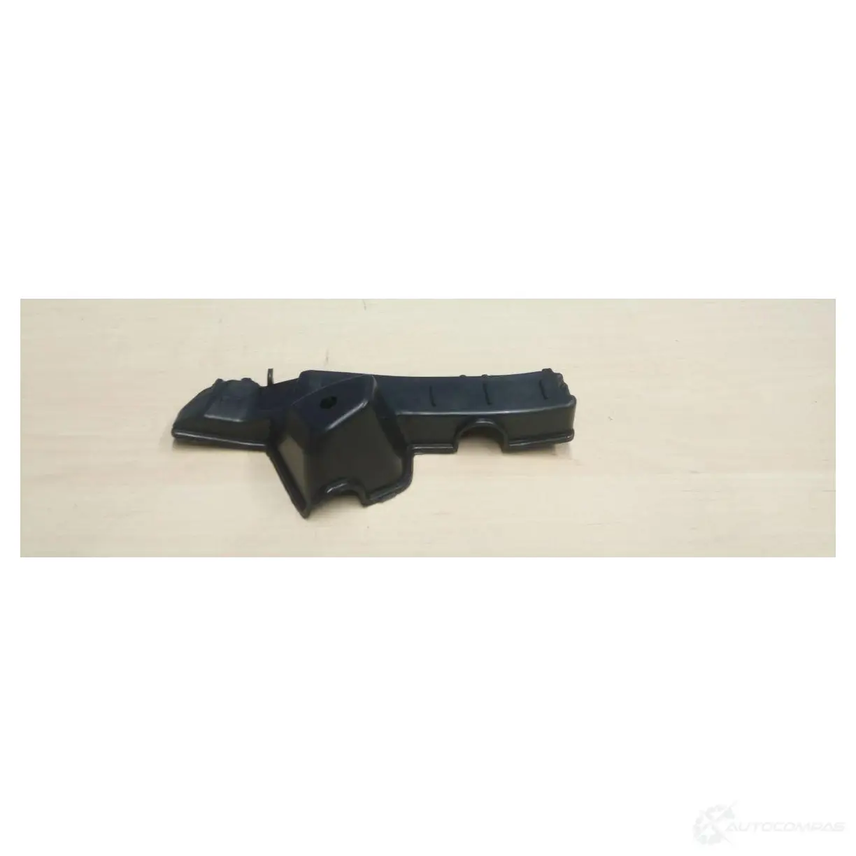 Кронштейн бампeра переднего правый Hyundai Solaris 2 2017-2020 O.E.M. SZK8UT V 1440007004 OEM0001KBPR