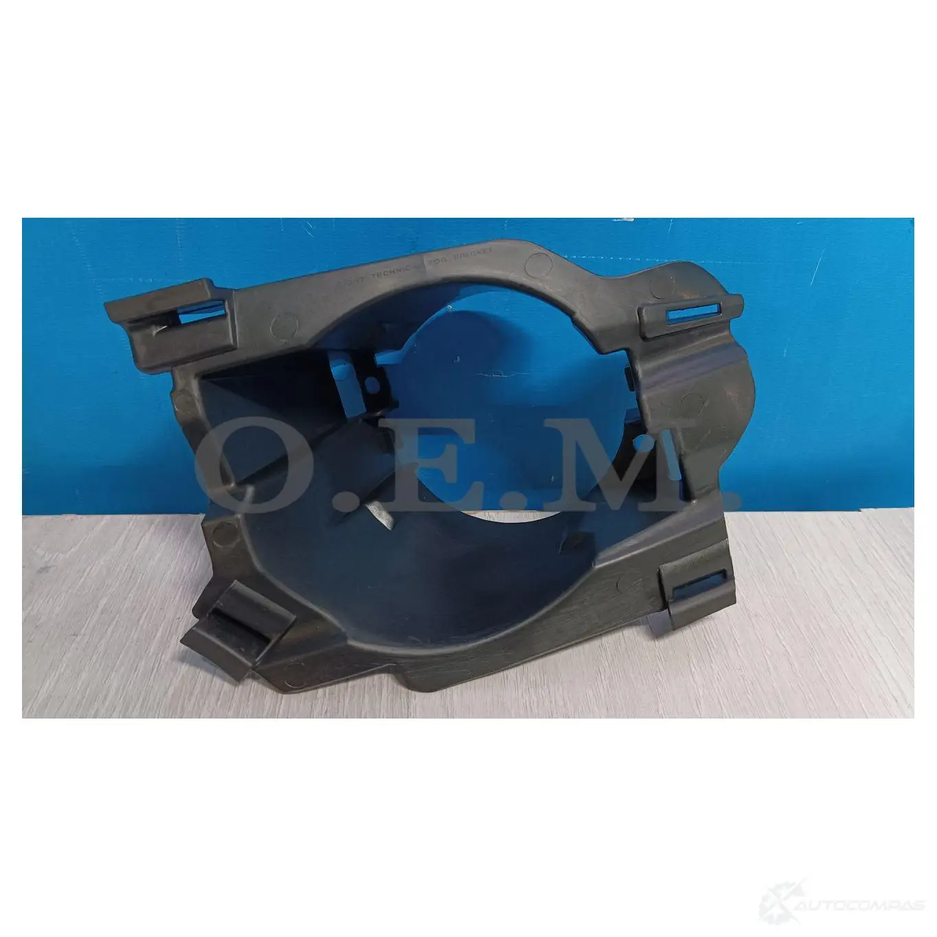 Кронштейн птф правый Renault Logan 1 2009-2014 O.E.M. 1440009079 5 J93QKW OEM0014KFR