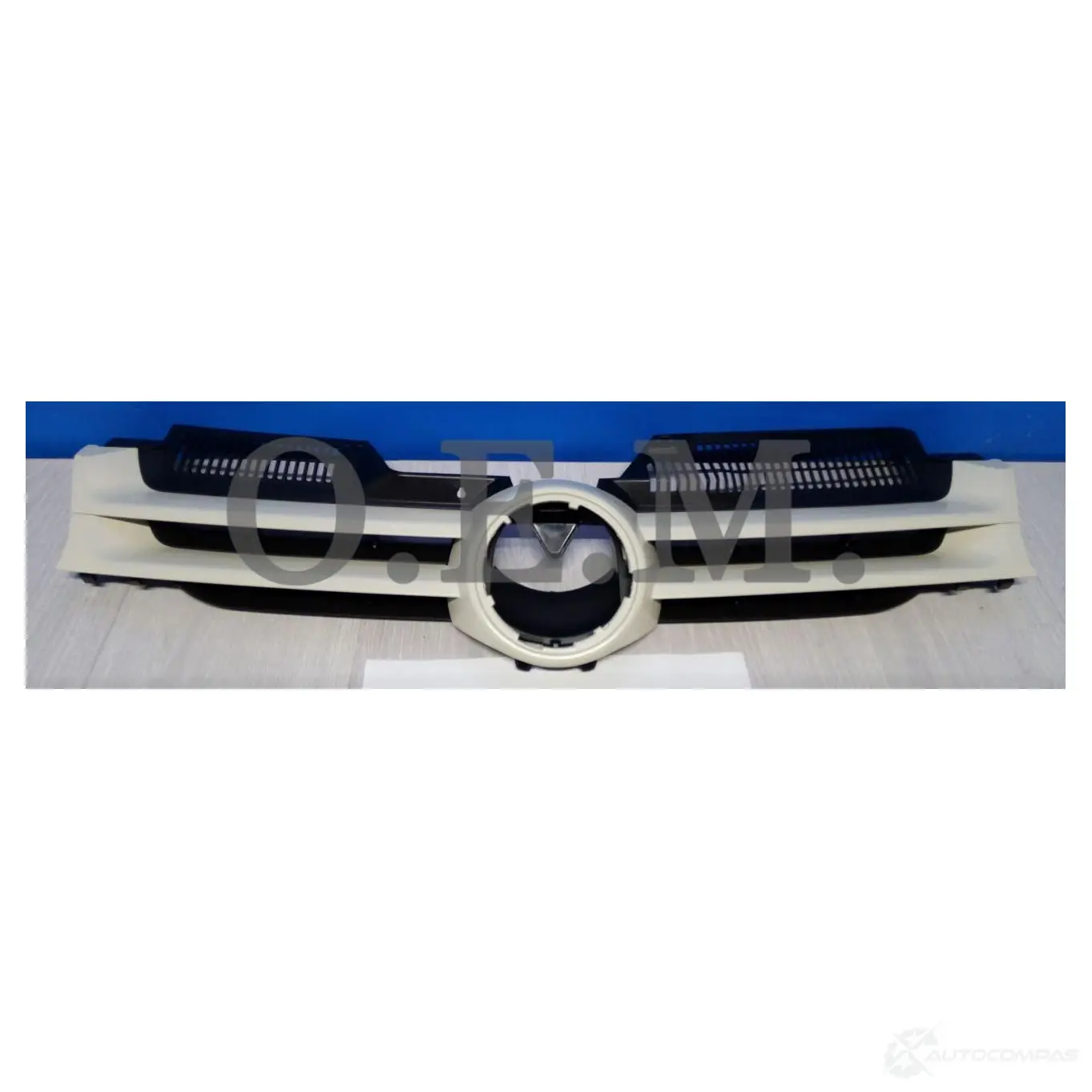 Решетка радиатора Volkswagen Golf 5 (2003-2009) хэтчбек O.E.M. O NGXED 1440009319 OEM3201