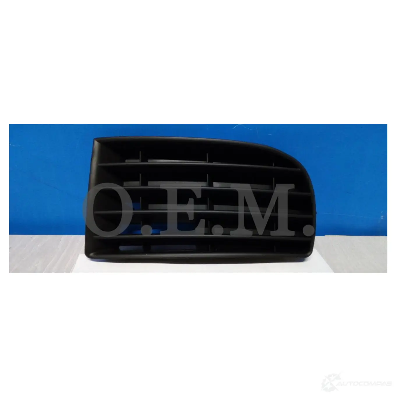 Заглушка противотуманной фары левая Volkswagen Golf 5 (2003-2009) O.E.M. OEM1427L 1440009320 6OQ TB