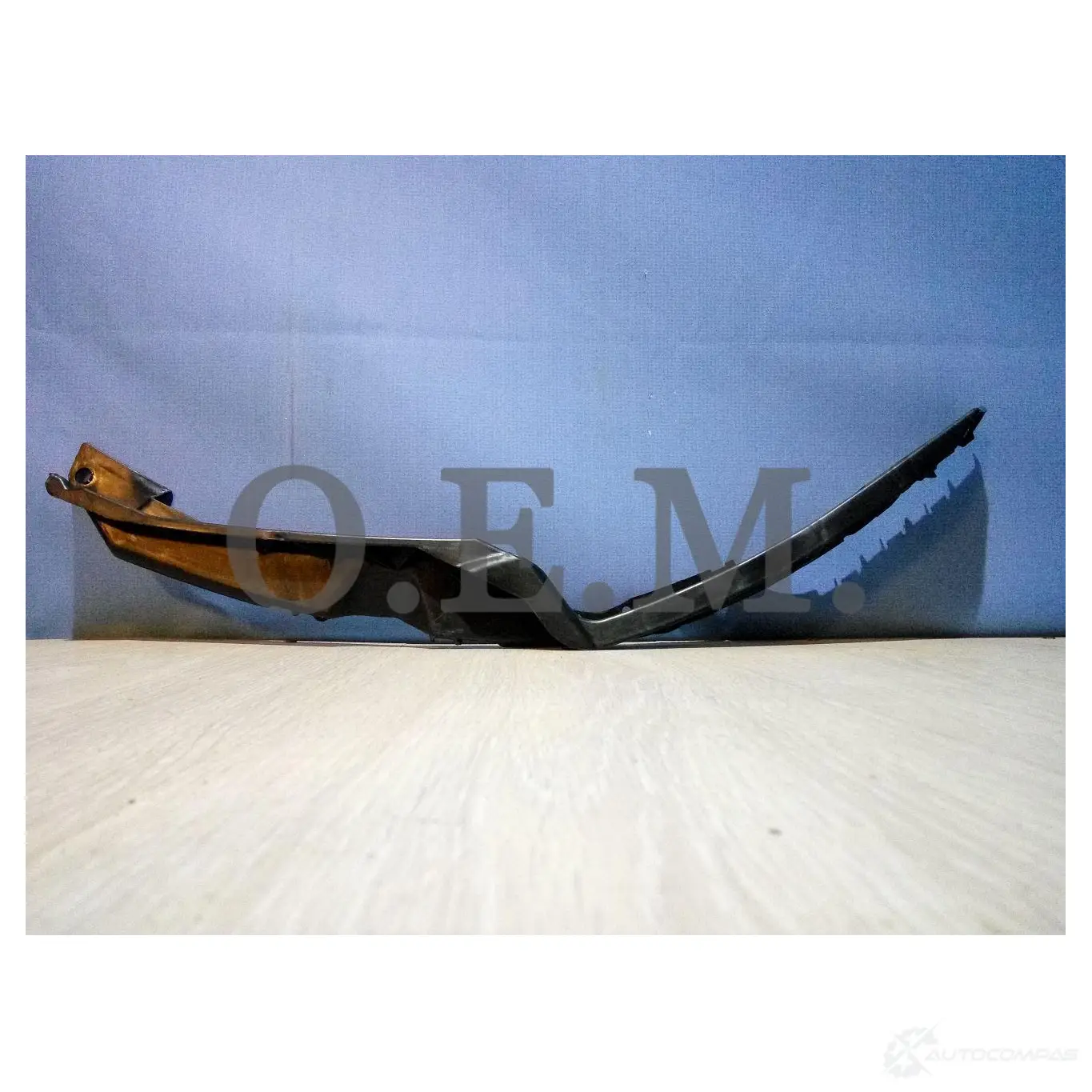 Кронштейн бампера переднего правый Skoda Octavia 2 A5 2008-2013 O.E.M. OEM0005KBPR 1440009353 X7 ST8Y