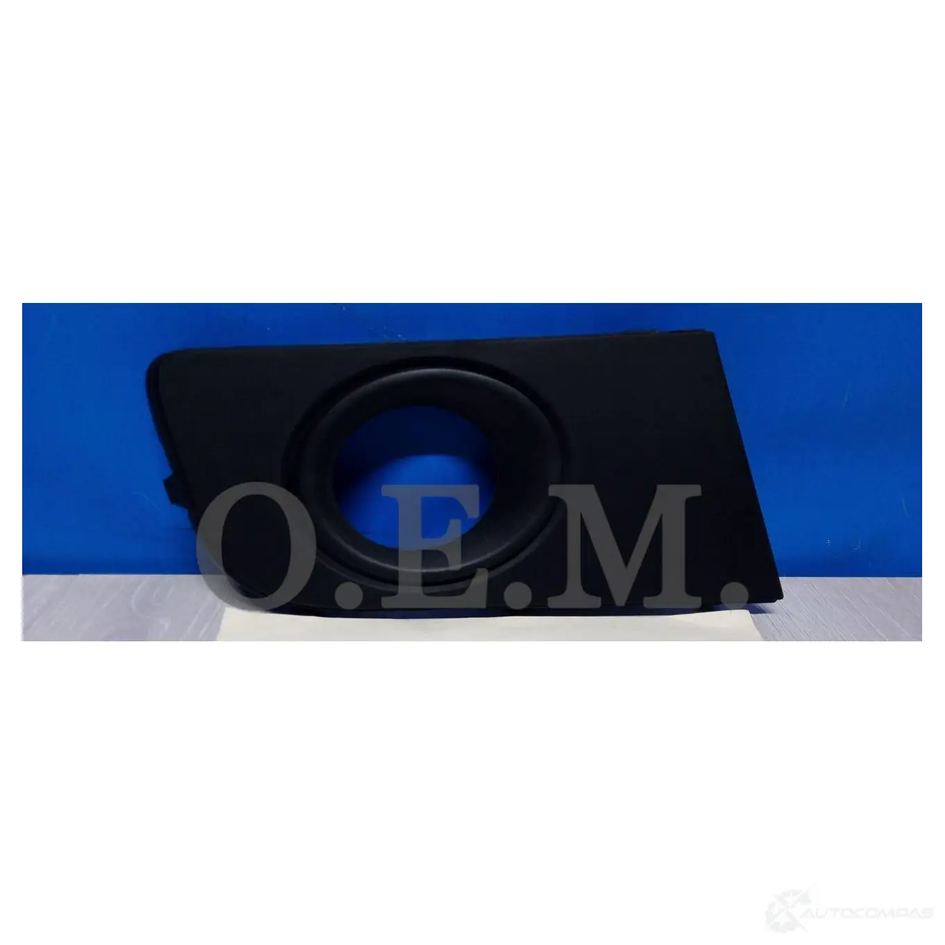Окантовка противотуманной фары правая Volkswagen Amarok 2 HA 2010-2016, текстурная O.E.M. 1440009419 X50 36A OEM1363R