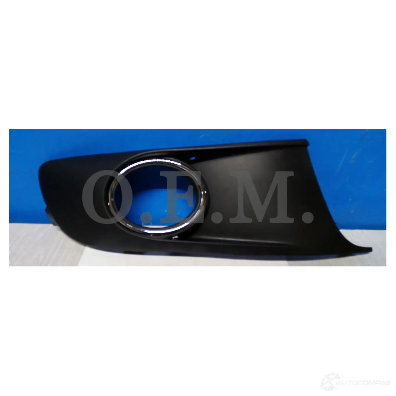 Окантовка противотуманной фары правая Volkswagen Caddy 3 2010-2015, под накладку O.E.M. 1440009422 M3Z DHM OEM1344R
