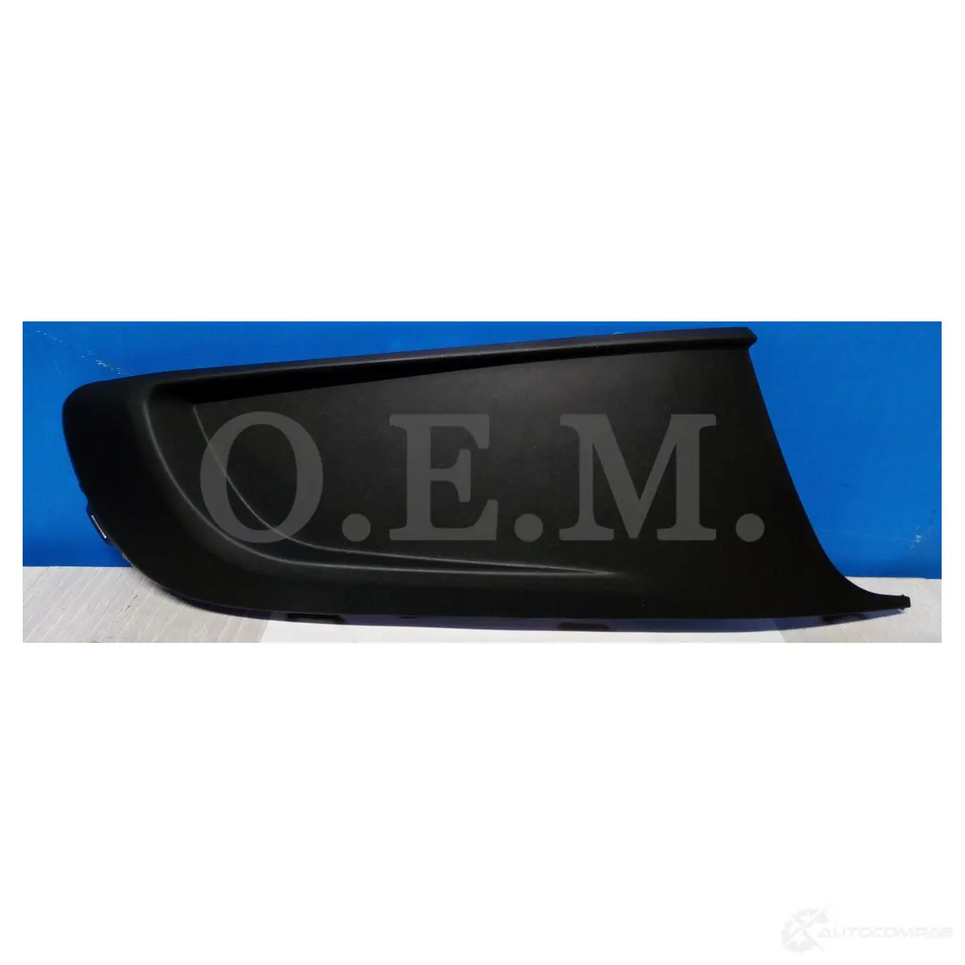 Заглушка противотуманной фары правая Volkswagen Caddy 3 2010-2015 O.E.M. OEM1348R 1440009429 UHX6 CH изображение 0