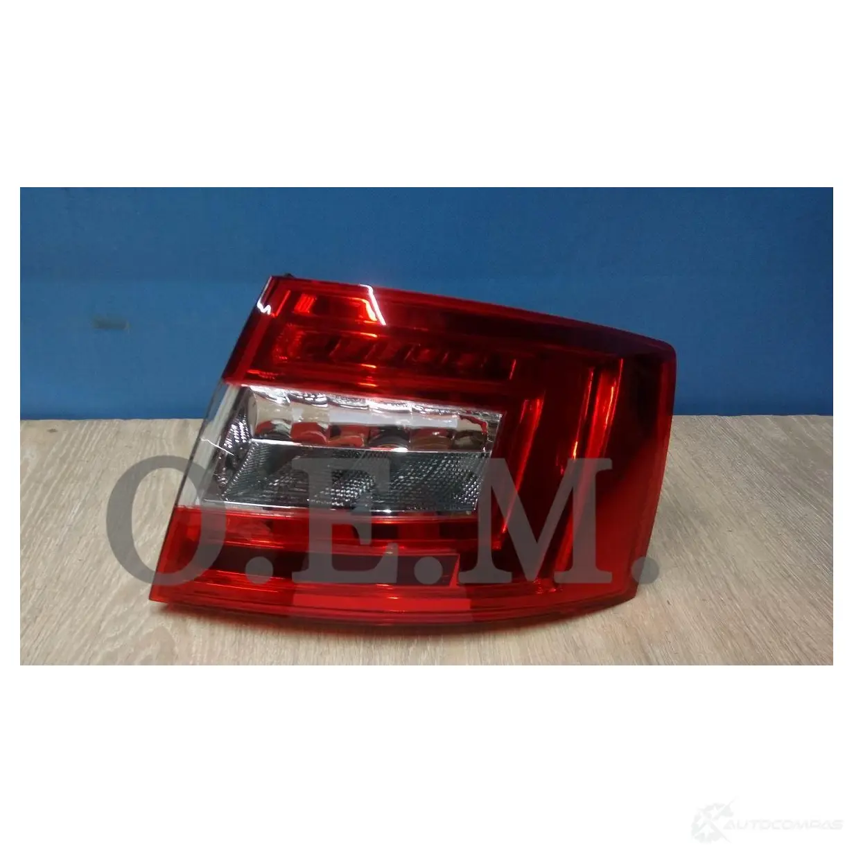 Фонарь правый Skoda Octavia 3 A7 лифтбек, 2013-2017, светодиодный (LED) O.E.M. OEM0049FONR WB IWV 1440009662