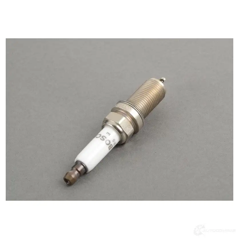 Оригинальная свеча зажигания E81-88 E90-93 E60 E61 E65-67 X1 X3 X5 N52 N53 BMW 22328928 12122158253 B4UR FUI - Изображение 1