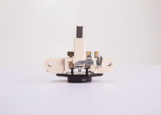 Щетки генератора, с регулятором Bosch 1 197 311 233 A3FMD 346228 EL 14V/MR3 - Изображение 1