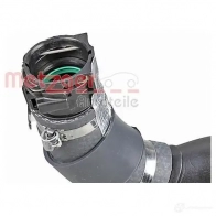 Патрубок интеркулера METZGER RF8DM OT 2400614 Renault Captur